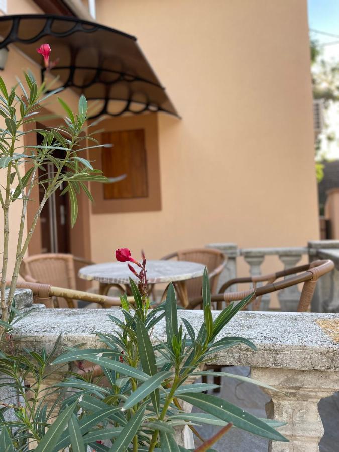 Kovács Apartmanház Kiskunhalas Esterno foto