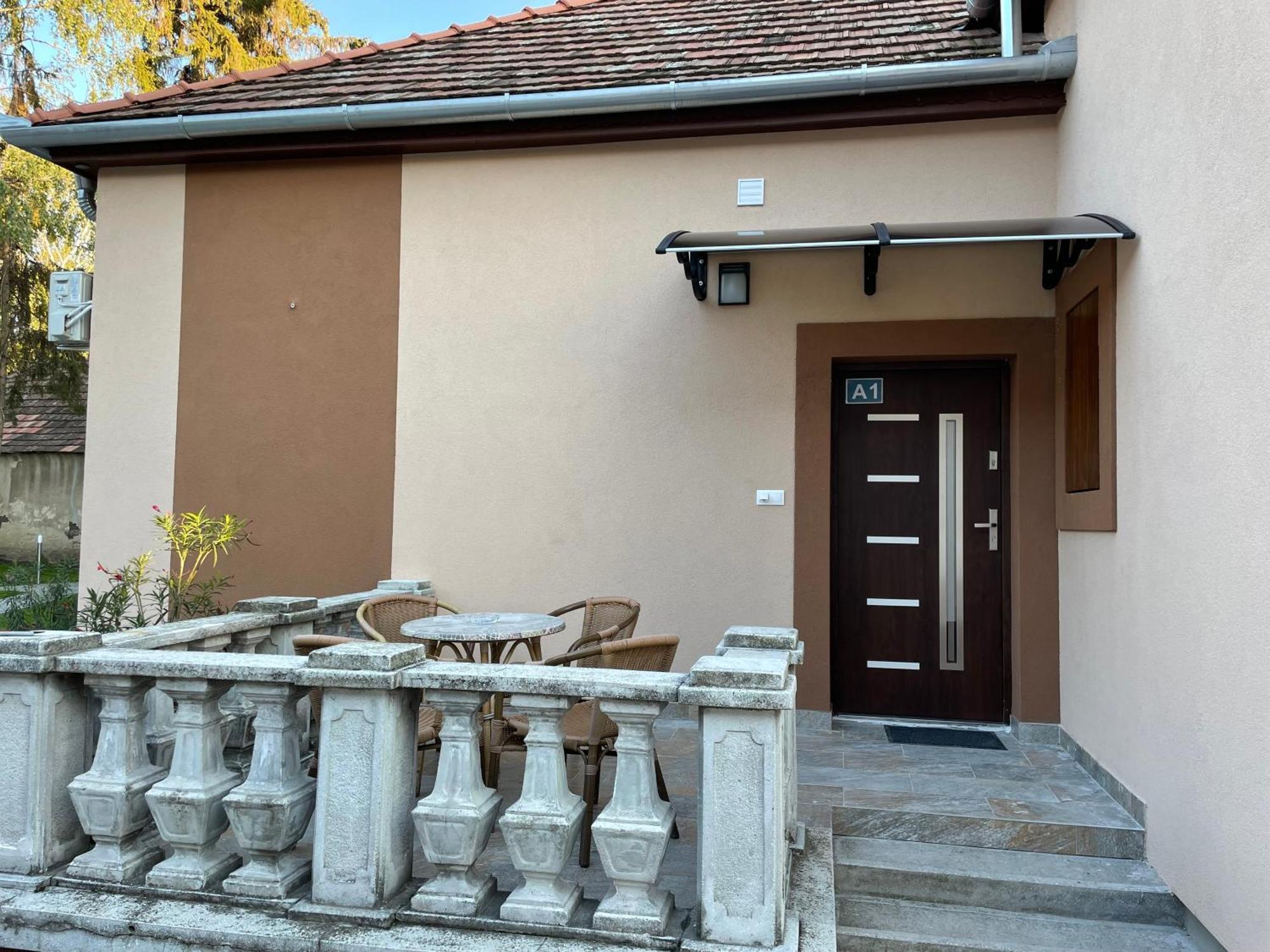 Kovács Apartmanház Kiskunhalas Camera foto